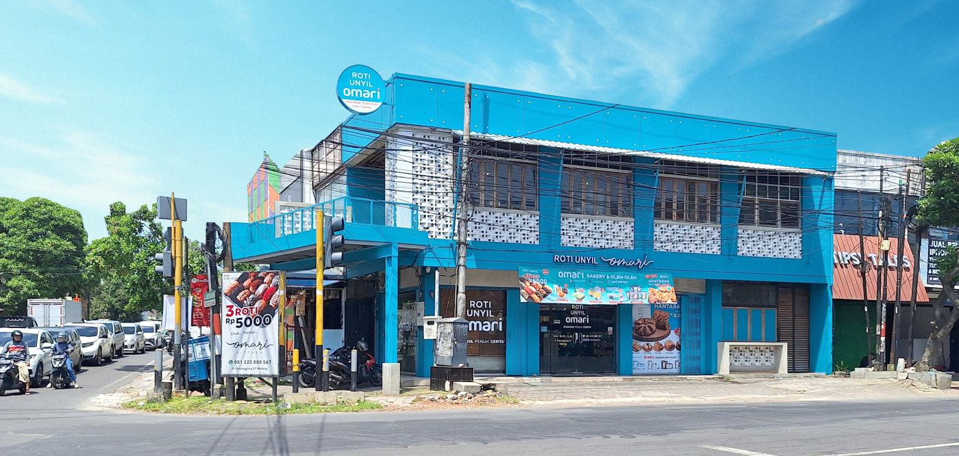 Outlet Roti Unyil Omari Tidar (Galunggung) Malang